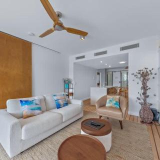Marina Living with views and more - Airlie Beach - 1