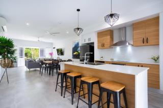 5 Star Villa in Tropical location with Patio and Hot Tub 3 bedroom 2 Bath - Edge Hill - 0
