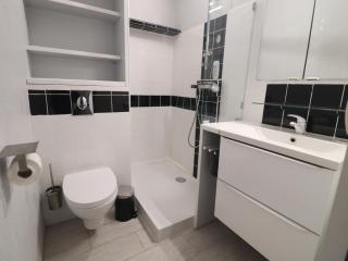 Joli 2 pièces 40m² avec parking privé à Sète - FR-1-472-196 - 3