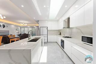 Aircabin - Fairfield - Modern - 6 Bedrooms House - Fairfield - 8