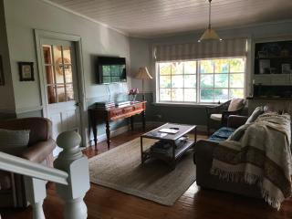 Hawk's Nest Bed & Breakfast - 3