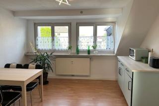 Frisch renovierte Ferienwohnung Haldenblick für 2-4 Personen, zentral gelegen - Essen - 8