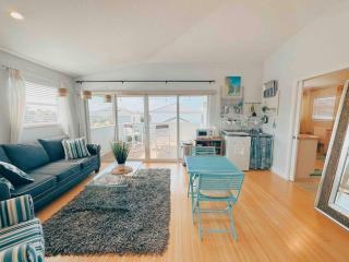 LaLa's Beach House - New Smyrna Beach - 2