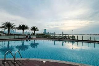 Stylish Palm Jumeirah Stay Sea, Burj Views, Gym & Pool - Dubai - 0