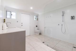 Coastal Oasis - Pet Friendly - 6 Mins Walk to Beach - 1