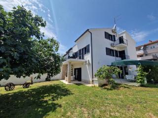 Ferienhaus für 10 Personen ca 240 qm in Pula, Istrien Istrische Riviera - Pula - 0