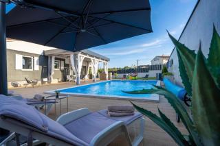Schöne Villa Beauty Für 6 Personen Und 1 Kind - Brajkovići - 3
