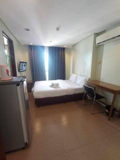 Spacious Studio Apartment B501 - 1