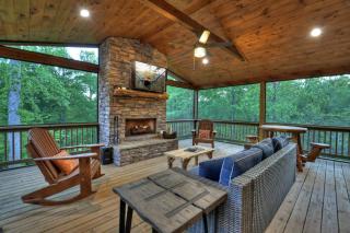 Rohring Retreat - Bask in comfort on the deck and play games in the game room - Mineral Bluff - 9