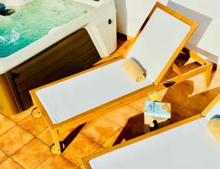 Canaryislandshost I White - Teguise - 2