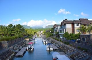 Luxury Waterfront Apartment - Rivière Noire - 9