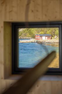 Minkfarmen, Spacious seaside cabin with scenic view - 1