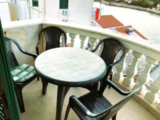 Apartments Bilo - Jela & Ivan - Dolac - 2