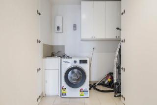 Spacious 2 bedroom apartment with Free parking-00189 - Melbourne - 4