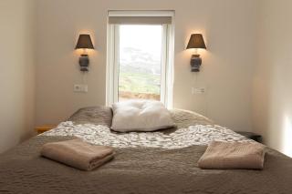 Private cottage, elegance & amazing view - Akureyri - 3