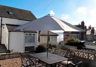 Ivy House - Seafront house with garden seating and stunning sea views! - Ocholo Villas - 3