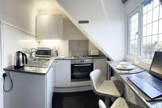 KingsHouse In Cheam Village - Cheam - 1