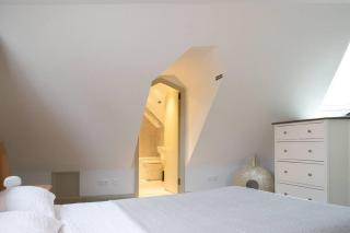 KingsHouse In Cheam Village - 3