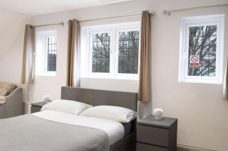 KingsHouse In Cheam Village - Cheam - 4