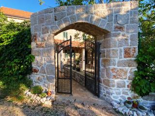 Holiday home Bilini Dvori - house with swimming pool - Garci - 6