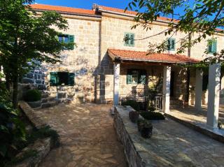 Holiday home Bilini Dvori - house with swimming pool - Garci - 2