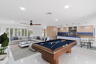 Luxury Kitchen Heated Pool Pool Table Bikes - Fort Lauderdale - 7