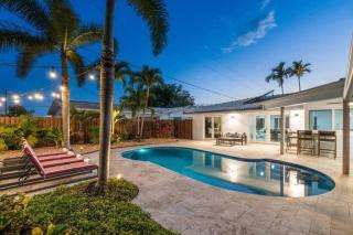 Luxury Kitchen Heated Pool Pool Table Bikes - Fort Lauderdale - 3