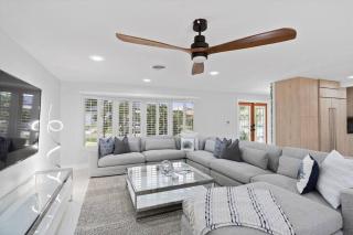 Luxury Kitchen Heated Pool Pool Table Bikes - Fort Lauderdale - 1