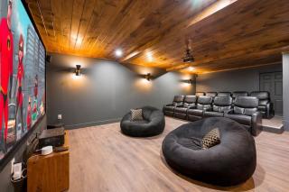 Ole Smoky BnB Theater Sauna Hot Tub Rooftop Views - Gatlinburg - 9