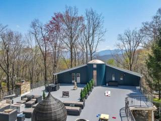 Ole Smoky BnB Theater Sauna Hot Tub Rooftop Views - Gatlinburg - 2