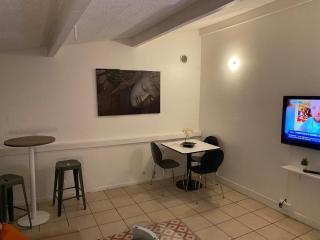 Stade de France 40 mn, Disneyland 40 mn F2 46 m2 calme, quartier cosy, 200m du RER - 6