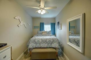 Isle Getaway at Sea Isle Village - Port Aransas - 7