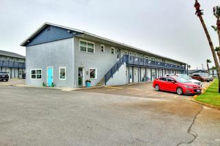 Isle Getaway at Sea Isle Village - Port Aransas - 6