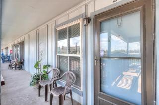 Pompano (Mustang Isle #20) - 2