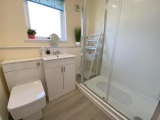 Treetops - Bright 2 Bed Flat - Super Location - 2