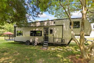 Waterfront Getaway, Dock Your Boat & Play! - Edgewater - 7
