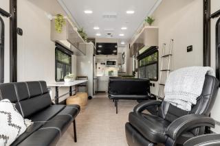 Waterfront Getaway, Dock Your Boat & Play! - Edgewater - 5