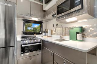 Waterfront Getaway, Dock Your Boat & Play! - Edgewater - 9