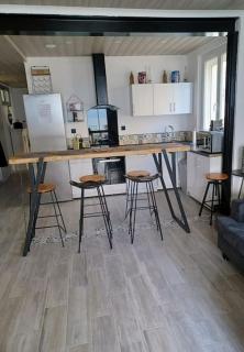 LES PIEDS DANS L'EAU - 3