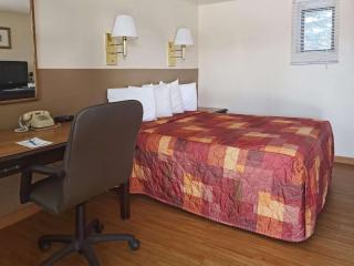 Rodeway Inn Buffalo - 2