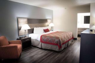 Ramada by Wyndham North Platte - North Platte - 3