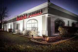 Ramada by Wyndham North Platte - 1