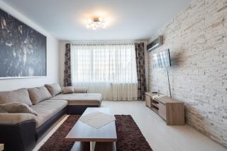 Magnificent Location with Iconic Scenery - Sala Palatului - 9