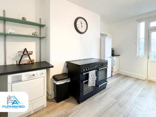 Free Parking - Family Stays - Spacious - Harrogate - 3