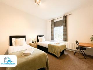 Free Parking - Family Stays - Spacious - Harrogate - 1