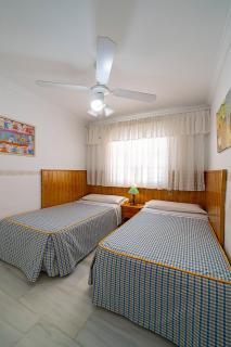 Apartamento amplio en primera linea playa Burriana , luminosa terraza con vistas al mar - Nerja - 5