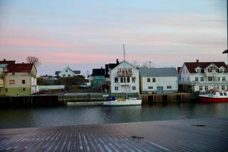 Warm and cozy apartment in centrum of Henningsvær - 1