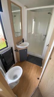 6 Berth Caravan With Free Wi-Fi At Dovercourt Holiday Park In Essex Ref 44609C - 3