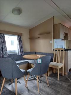 Lovely 6 Berth Caravan At Sunnydale Holiday Park Ref 35375S - 9