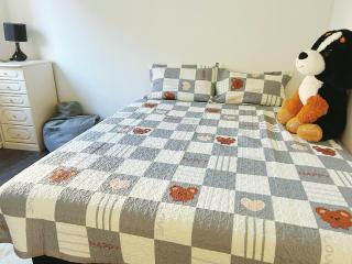 Master bedroom+Private bathroom - Auckland - 1